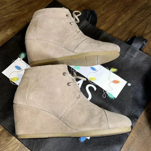 Tom’s Women Suede Tan Wedge Ankle Bootie Shoe Size 8 - Picture 2 of 14